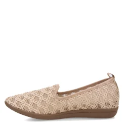 Women's Cliffs by White Mountain, Twisty Flat