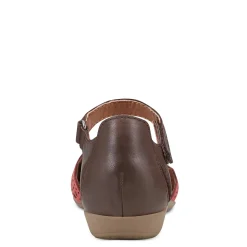 Women's Earth Origins, Bronnie Flat